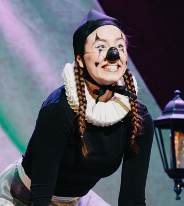 Клоун 5, Школьница, Служанка