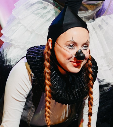 Клоун 4, школьница, Служанка