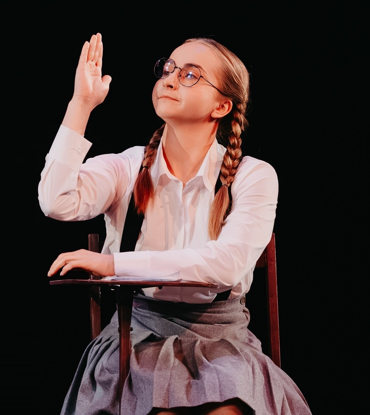 Клоун 3, Школьница